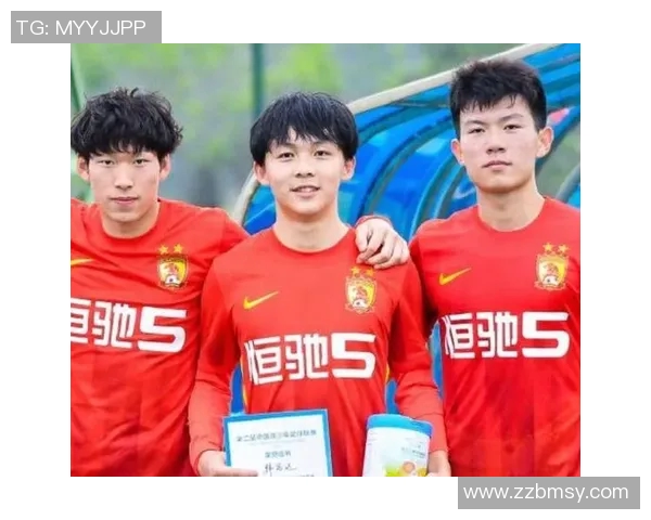 新一届足球明星崛起,年轻天才引领未来赛场风潮 新一届足球明星崛起,年轻天才引领未来赛场风潮